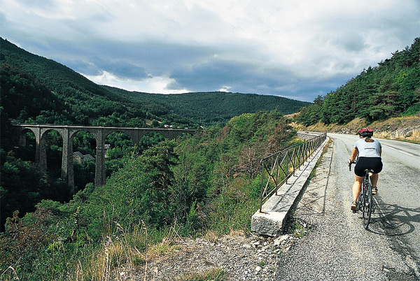 The bridge towards la Mure